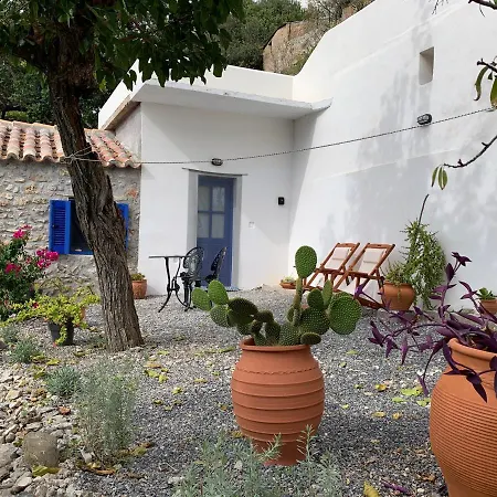 The Donkey House, Pragmatefti Σπίτι διακοπών