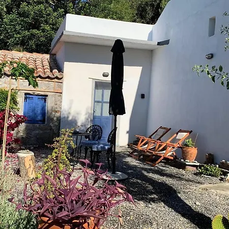 بيت للعطل The Donkey House, Pragmatefti *